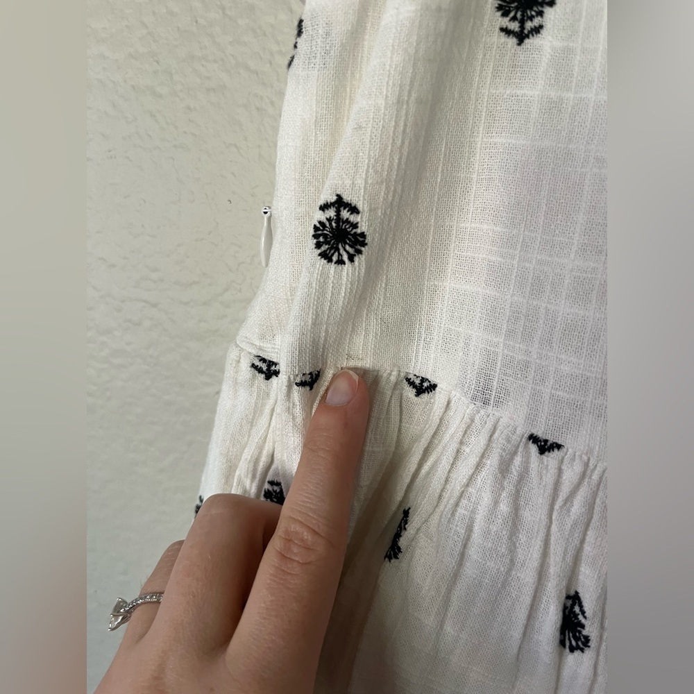 A Loves A White Floral Embroidered Mini Skirt Women’s Size 0 - Picture 14 of 15
